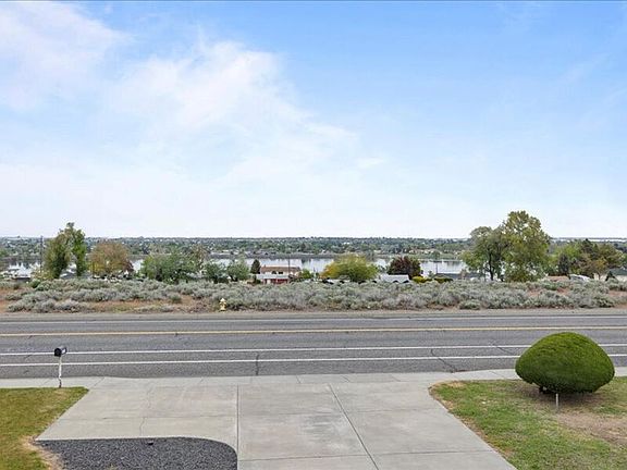 5th image of 3603 W Canal Dr