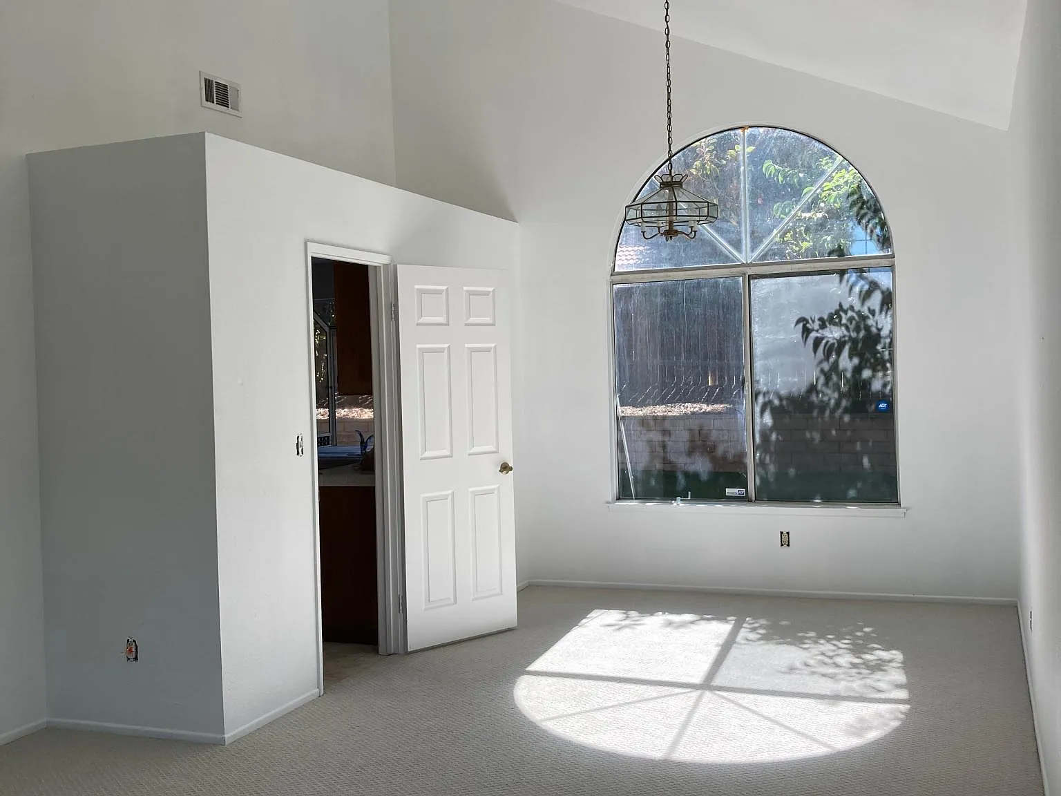 26021 Hinckley St — Photo 2