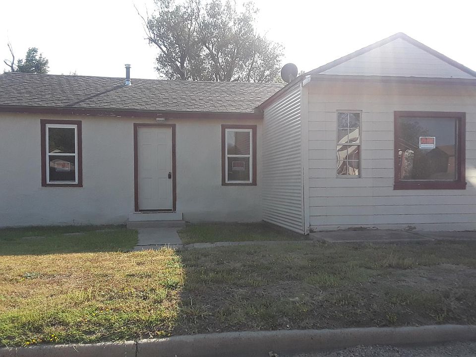 1st image of 827 S Wilhelm Ave