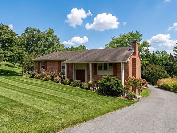 4th image of 725 Ridgewood Rd