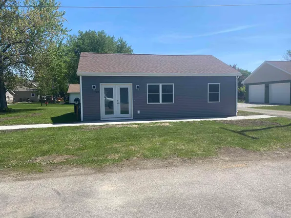 306 Liberty St, Dysart, IA 52224
