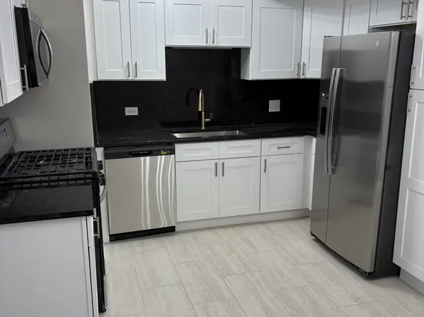 1370 E Washington St Unit 1SE, Des Plaines, IL 60016
