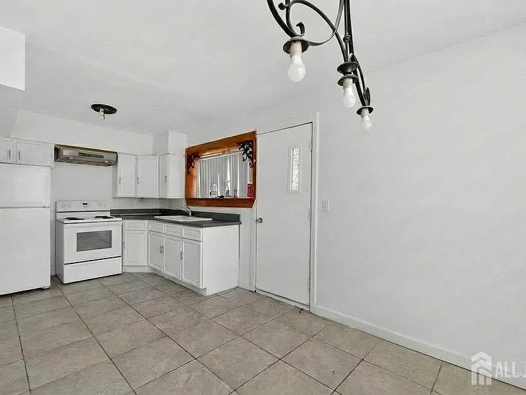 6 Farm Ln — Photo 4