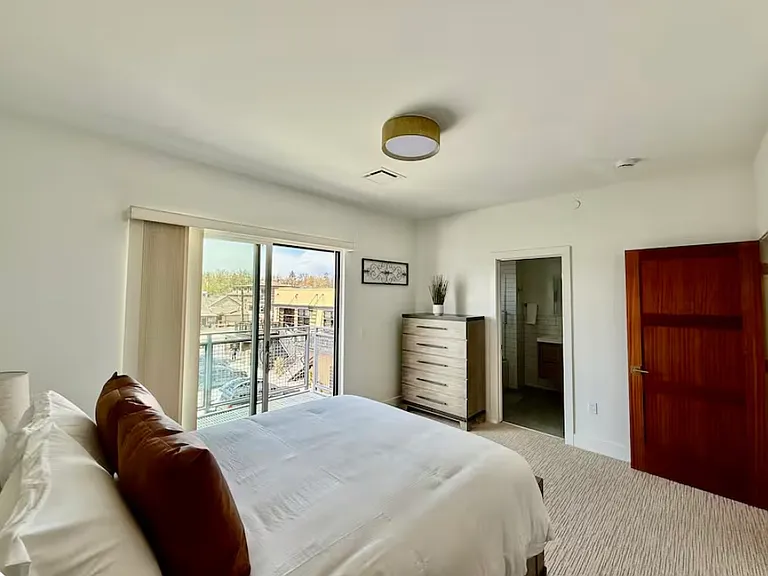727 Front St — Photo 13