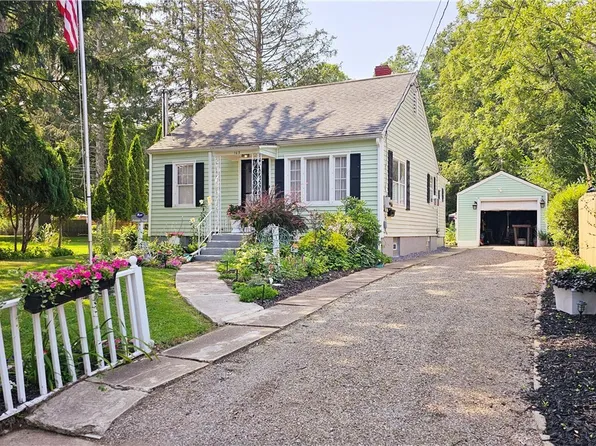 163 Dawson Dr, Gowanda, NY 14070