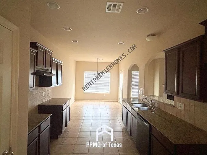 14753 S Lakewood Ave — Photo 13