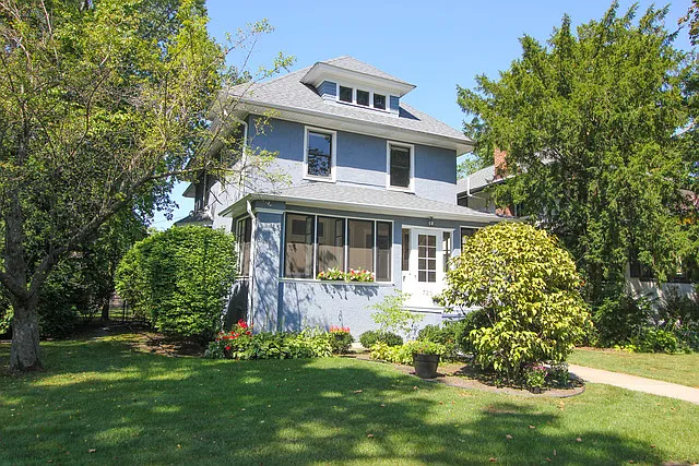 729 N Grove Ave photo 1