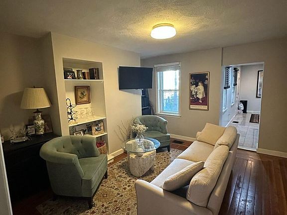 2nd image of 19 Essex St