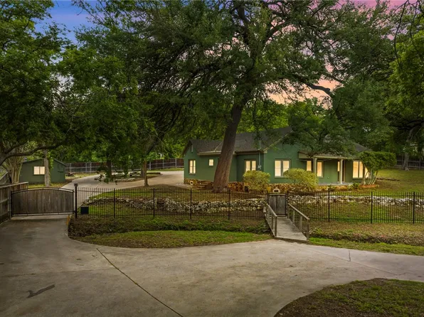 2705 Park Lake Dr, Waco, TX 76708