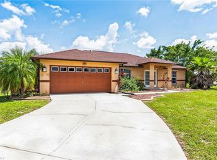 212 Rue Labonne Rd, Fort Myers, FL 33913