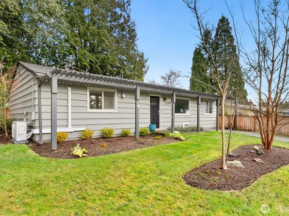 22302 10th Avenue S, Des Moines, WA 98198