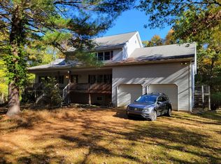 174 Neil Thompson Rd, Lackawaxen, PA 18435