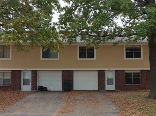 1711 NE White Dr, Lees Summit, MO 64086