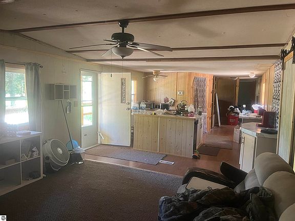 3rd image of 704 S Delano Rd