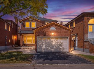 8 Loire Ct, Toronto, ON M9V4Z7