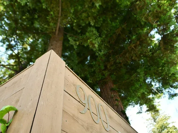 18p003 - Redwood Apartments