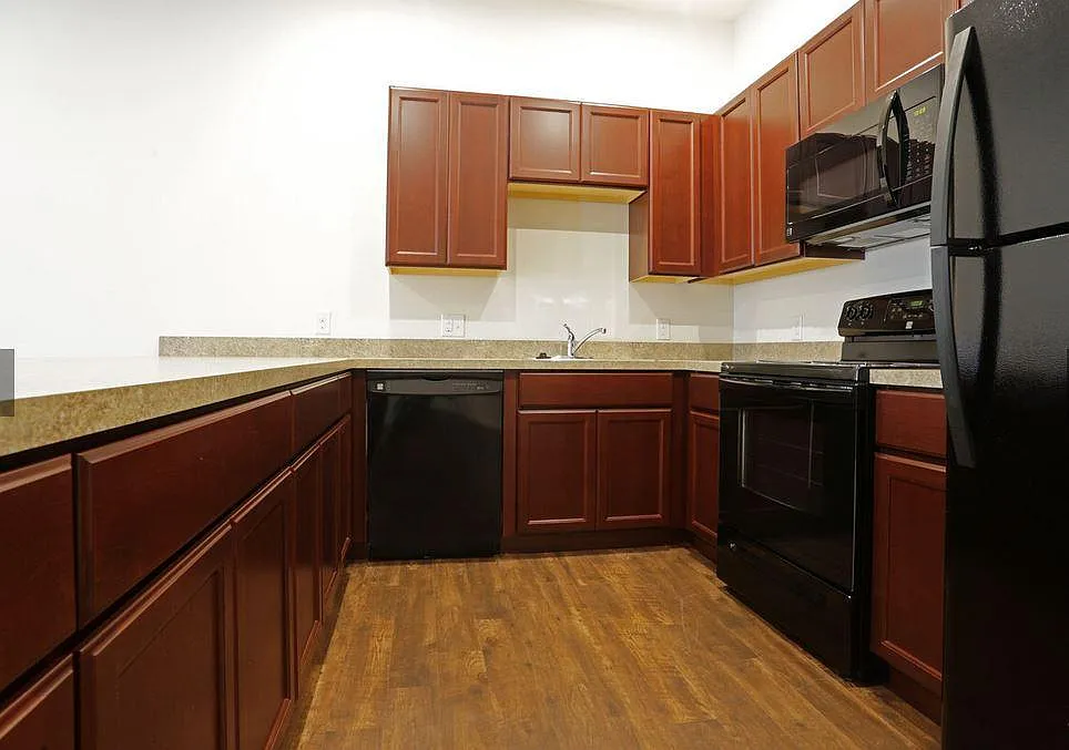 1 bed, 873 sqft, $2,299 — Photo 4