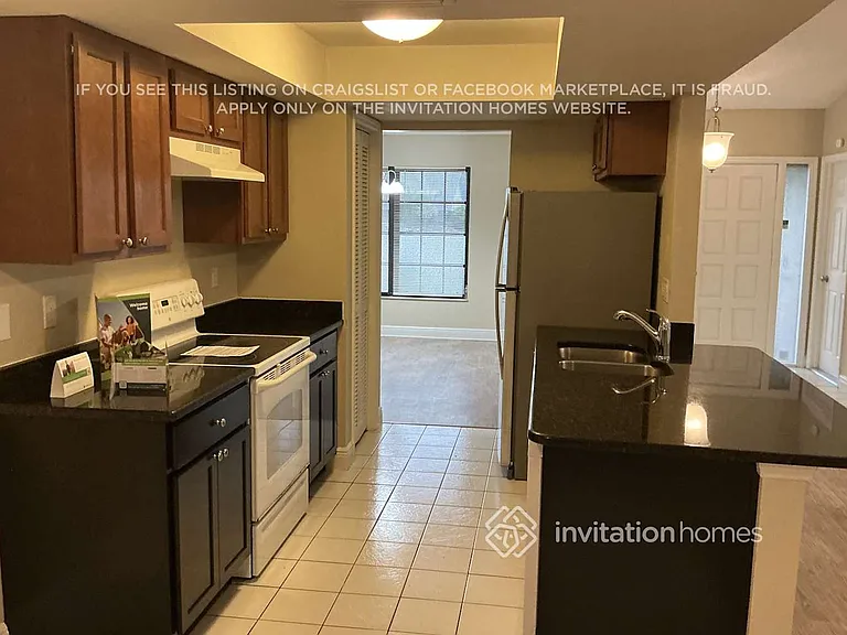 2212 Viscaya Pkwy — Photo 5