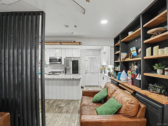 4th image of 1367 E Madison Ave