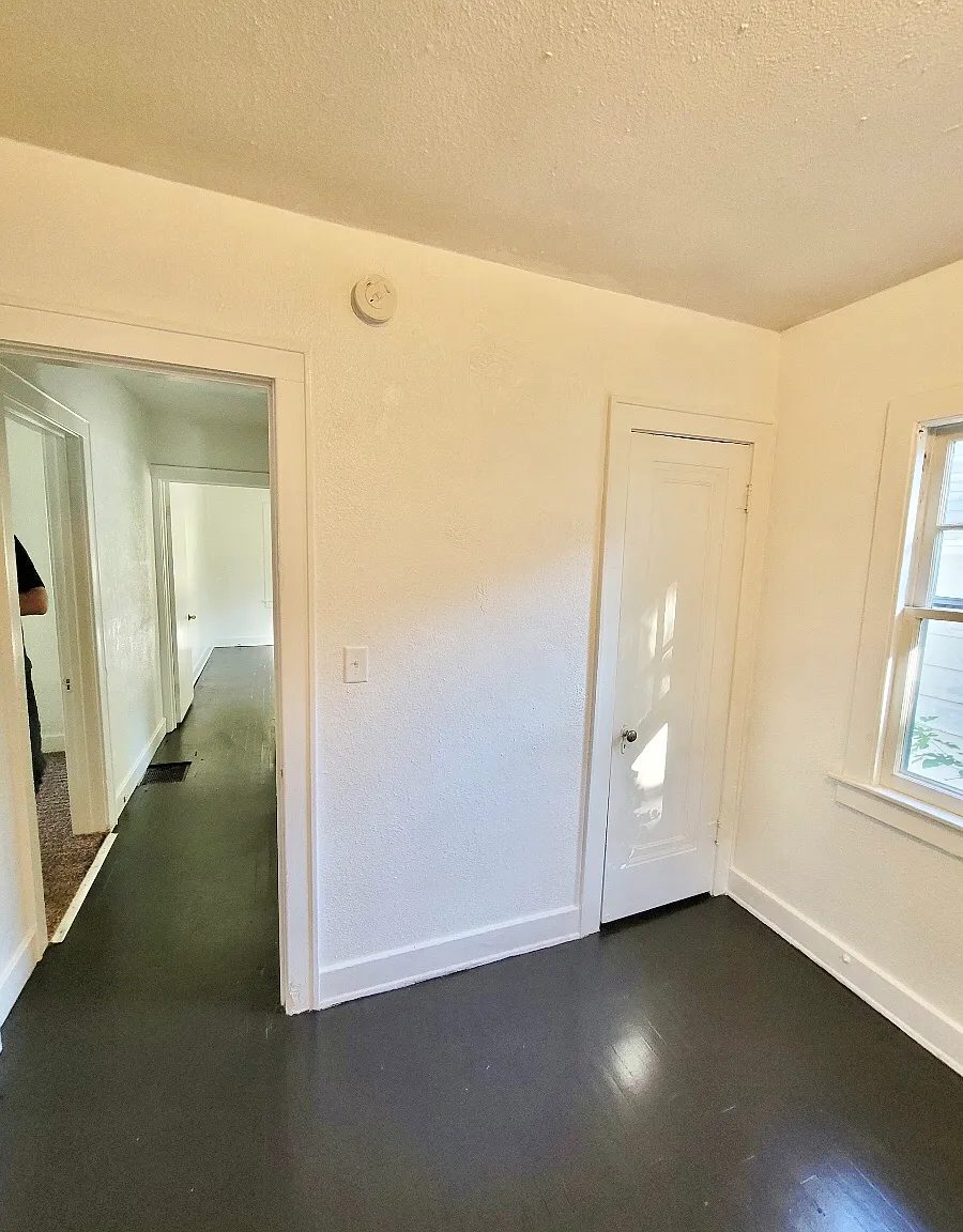518 Leslie St — Photo 4