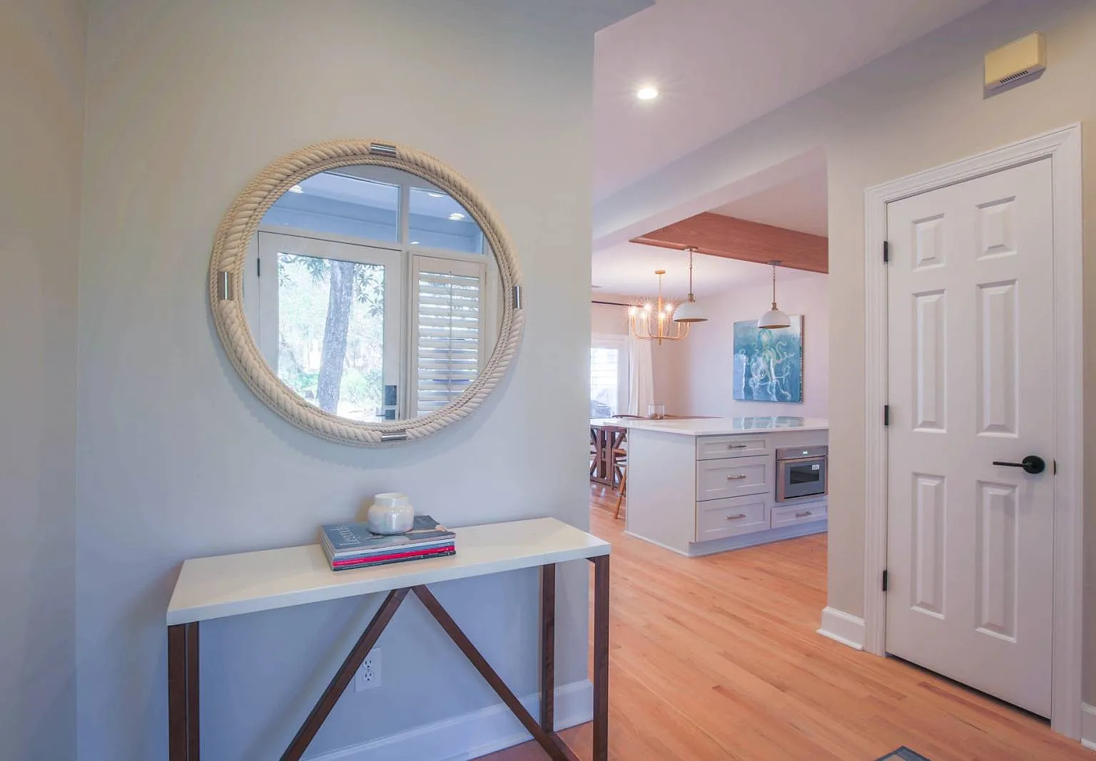 4 bed, 3.5 bath, 2047 sqft, $9,500 — Photo 1