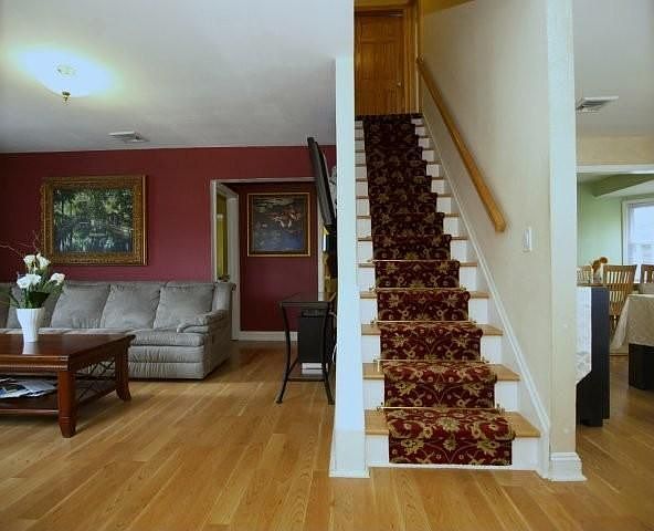 Stairway leading to 2nd Floor from Entry way