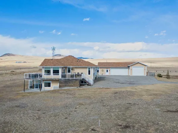 5 Walking Plow Ests, Cowley, AB T0K 0P0