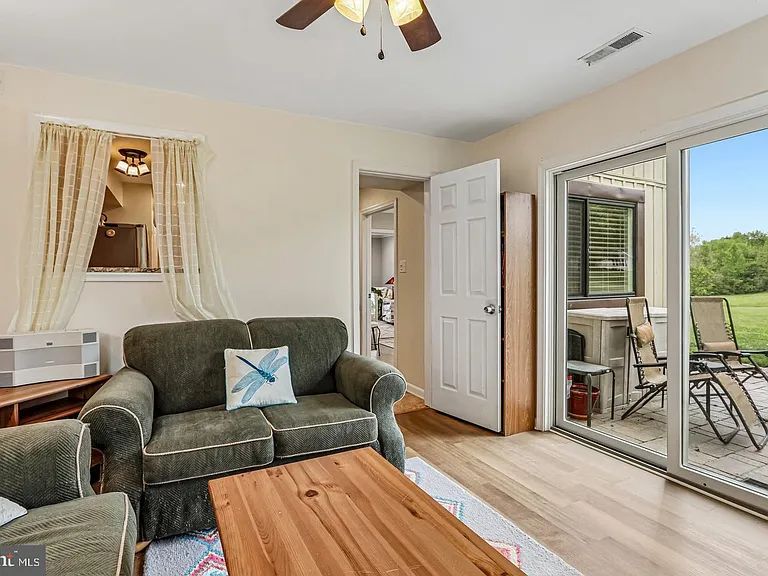 33 Hastings Ct — Photo 13