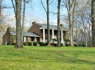 335 Lakeview Dr, Madison Heights, VA 24572