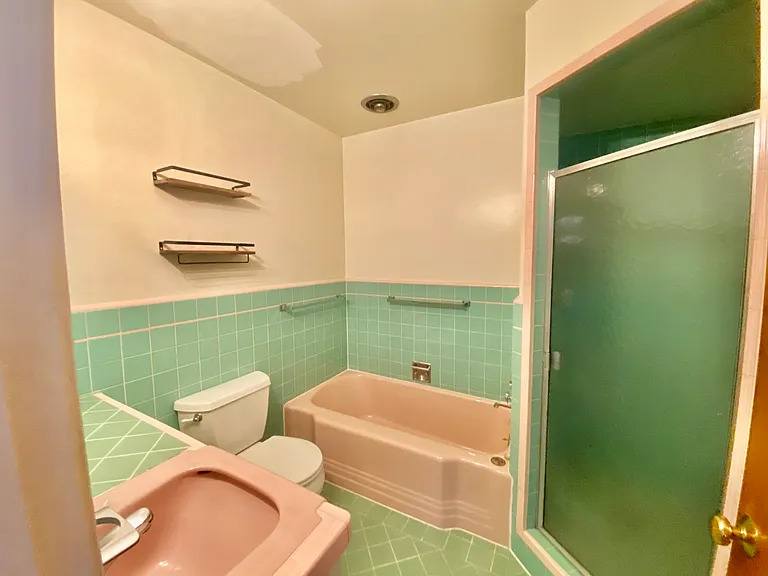 1640 Bay St #106 — Photo 7