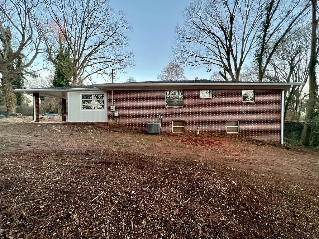 1101 Enota Circle — Photo 4
