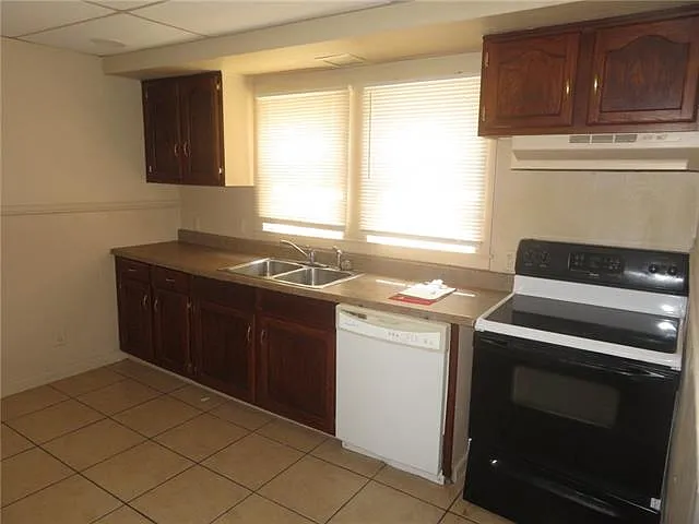 715 Dolhonde St — Photo 4