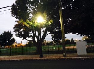 108 Suggetts Ln, Bridgeport, CT 06607