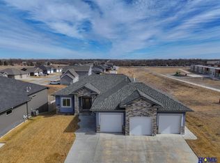 1414 N 102nd St, Lincoln, NE 68527