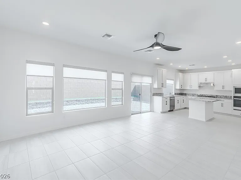 6846 W Ford Ave — Photo 6