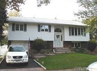 24 Karen Pl, Commack, NY 11725
