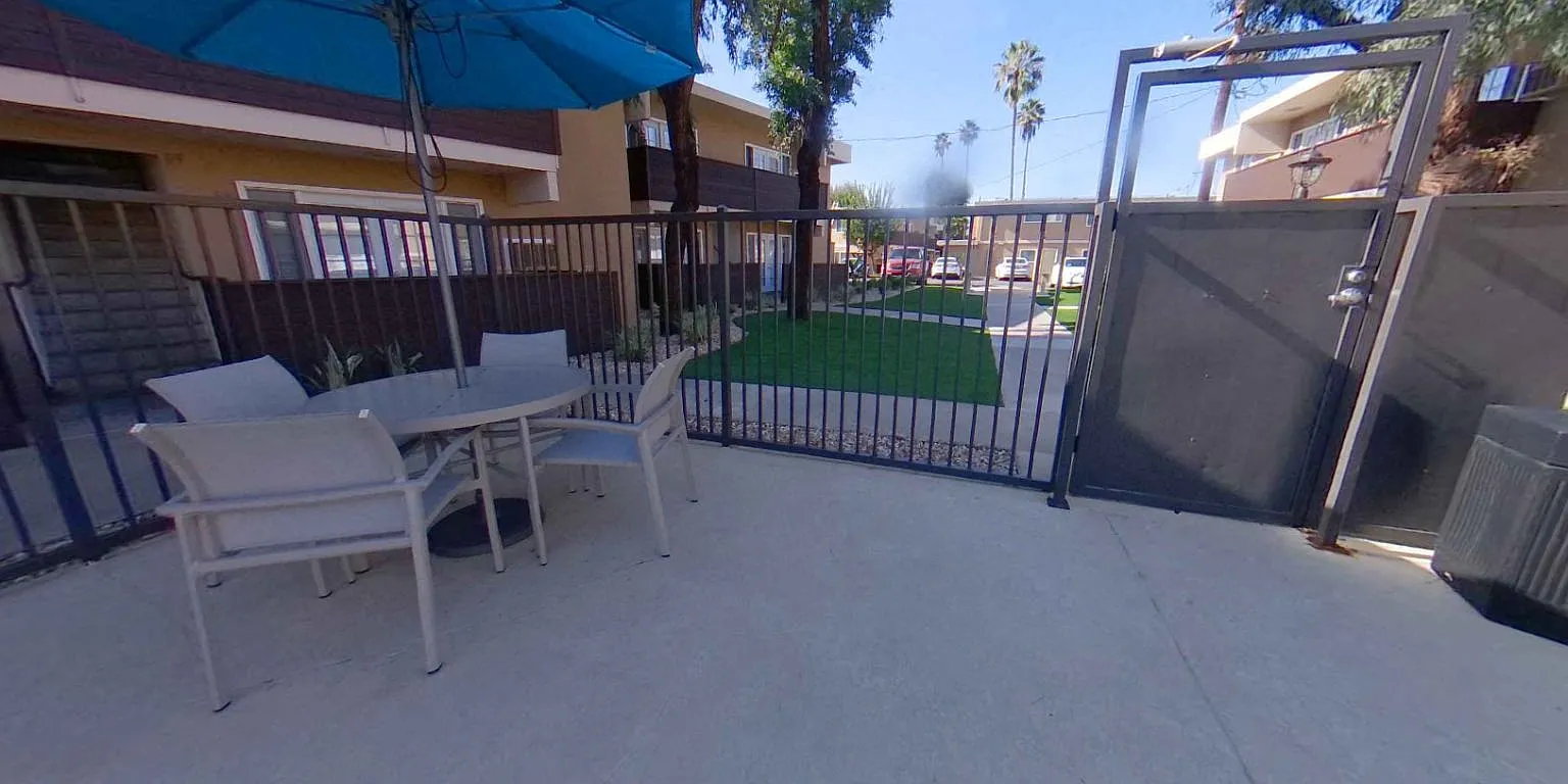 Dorado Plaza Apartments — Photo 3