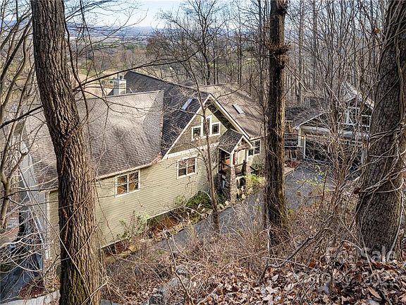 4th image of 1026 High Vista Dr