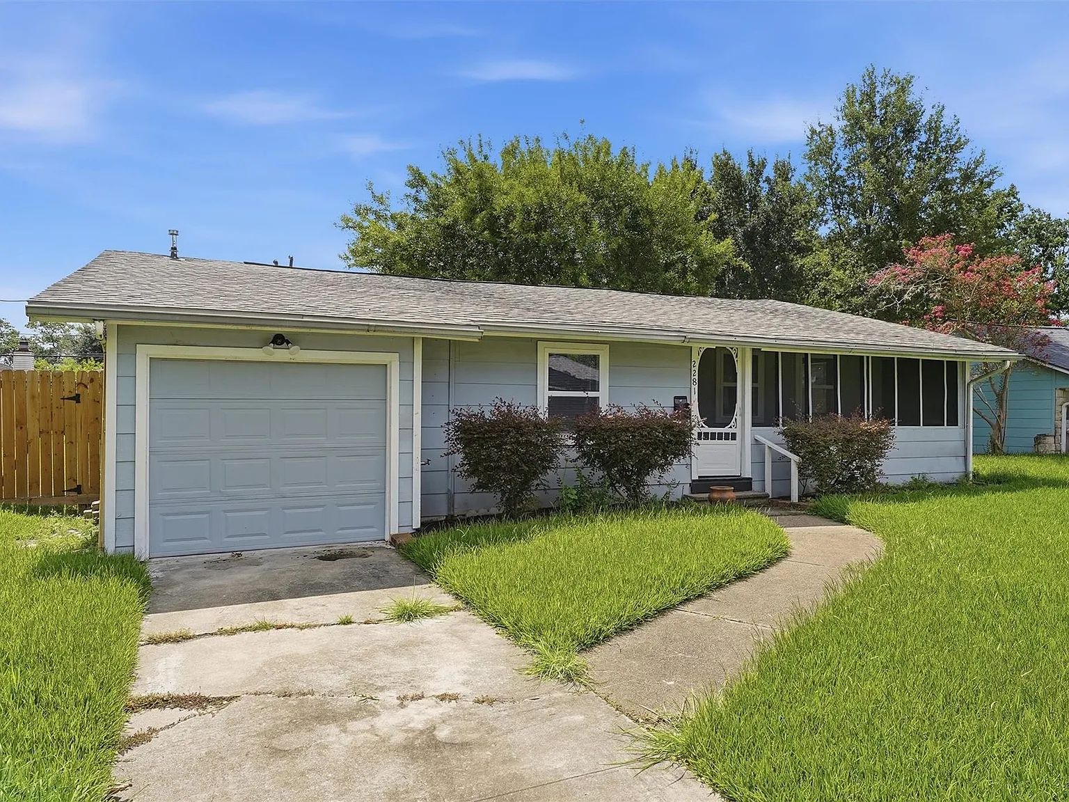 4 bed, 2.0 bath, 1264 sqft, $1,900 — Photo 2