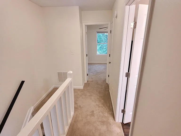 1277 Oak St SW #B — Photo 21