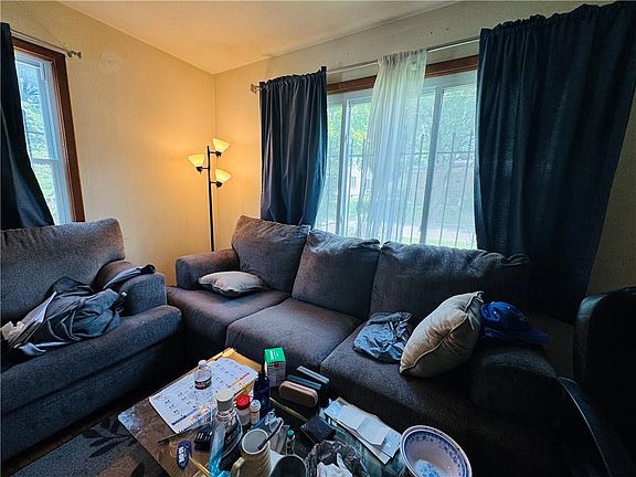 3rd image of 1224 Drury Ave