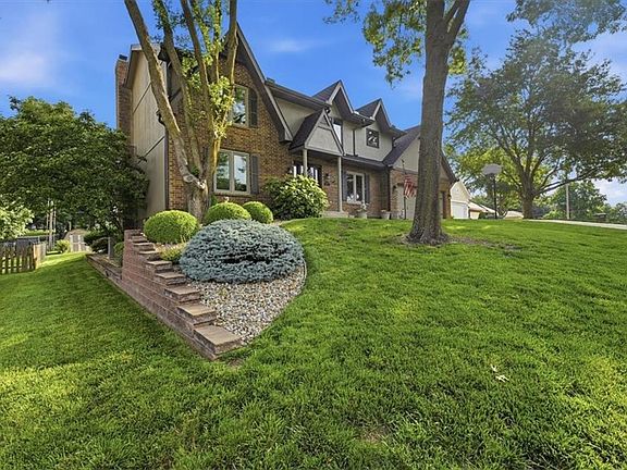 4th image of 1208 Tanglewood St