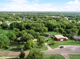 2021 Twin Oaks Dr, Midlothian, TX 76065