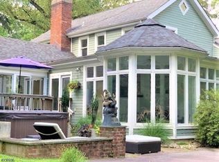 20 Ridge Rd, Roseland, NJ 07068