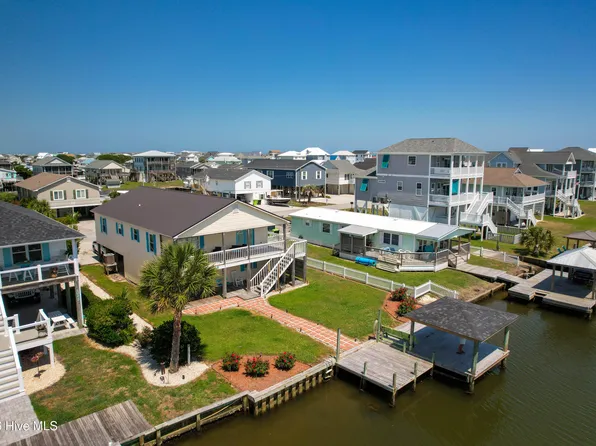 1041 1st Street, Surf City, NC 28445