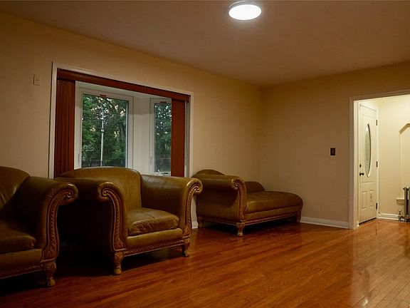3rd image of 82-18 168th St