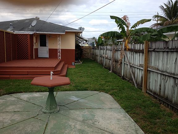 2nd image of 406 W Ocean Ave APT A