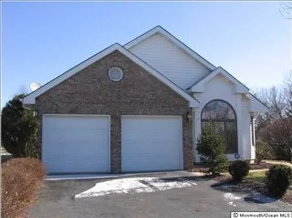 6 Little Ct, Marlboro, NJ 07746