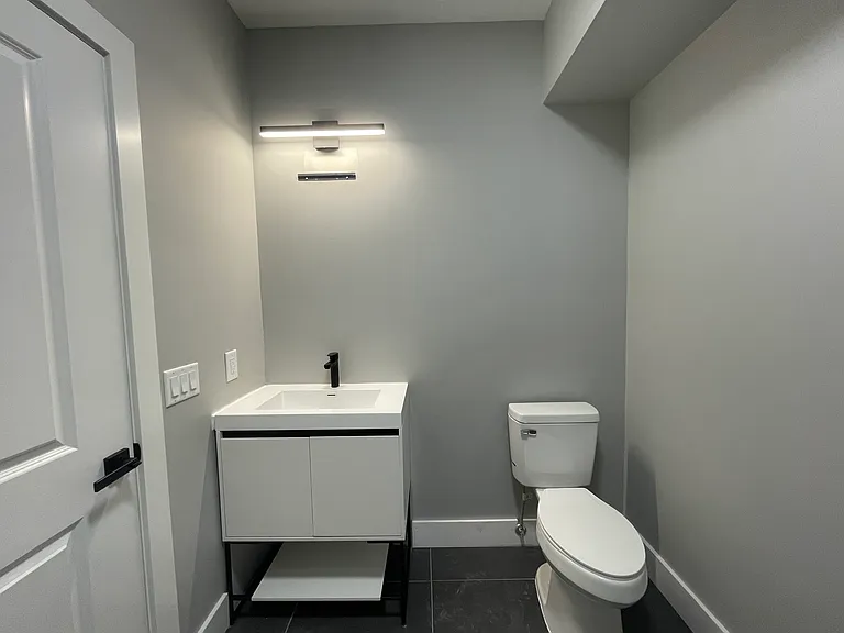 11 Silkman Pl #A — Photo 6