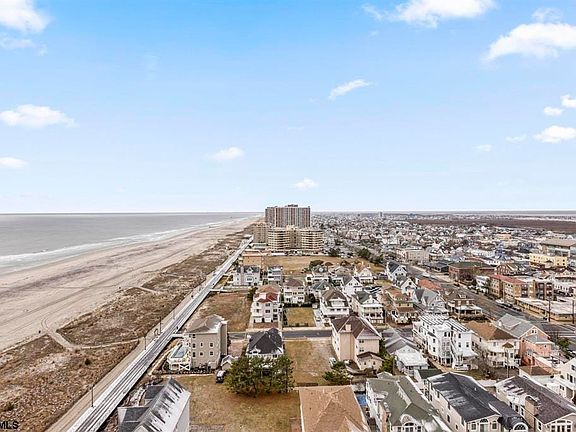 2nd image of 3851 Boardwalk APT 1910